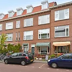 Ivy - Classical & Modern Apartment In Lovely Neighbourhood Near Beach