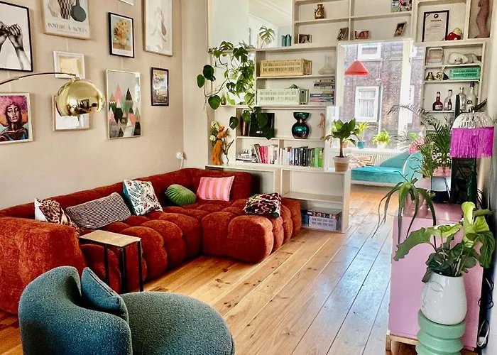 Ivy - Classical & Modern Apartment In Lovely Neighbourhood Near Beach